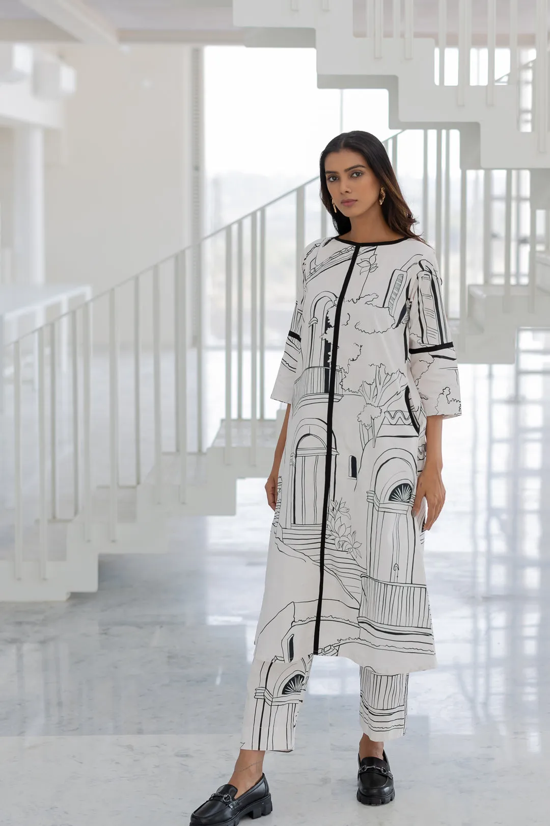 Arches and Avenues Kurta Set