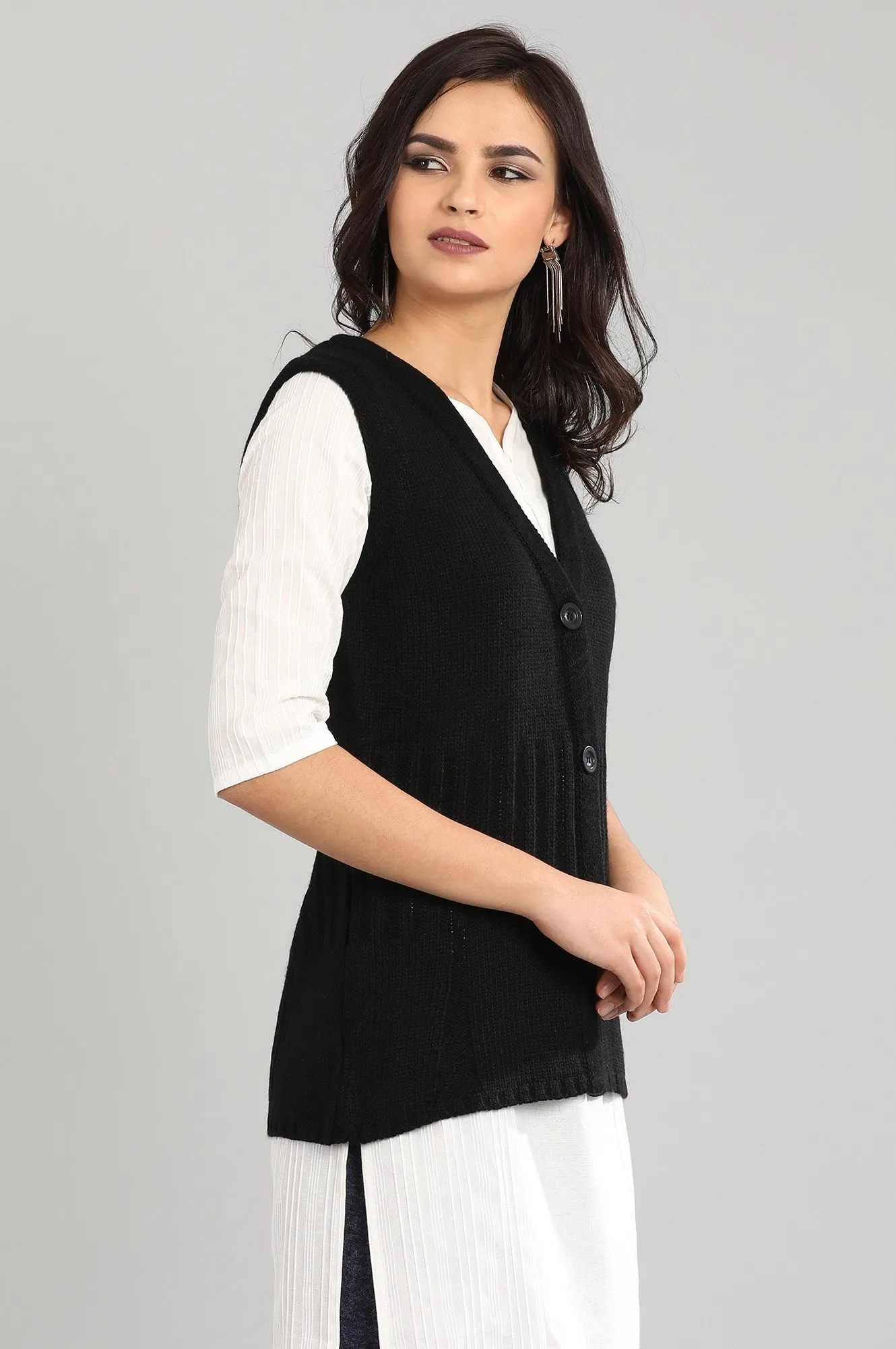 Black V-Neck Sleeveless Sweater