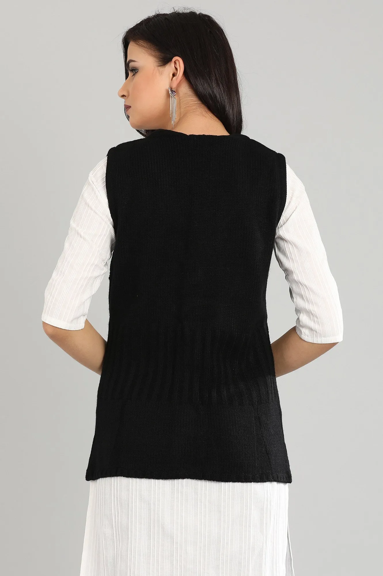 Black V-Neck Sleeveless Sweater