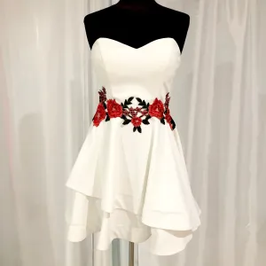 BOUTIQUE Short White & Floral Strapless Gown Size 5/6