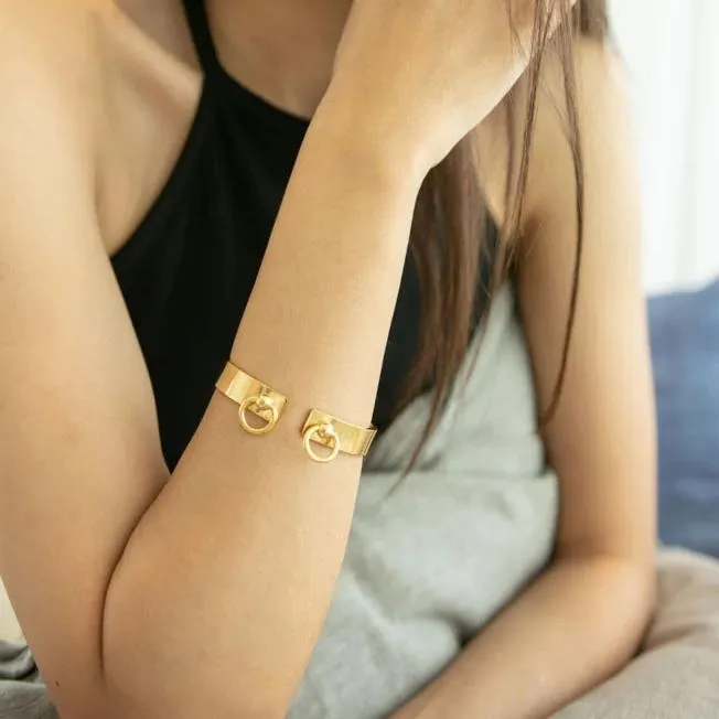 CIRQUE OPEN HINGED CUFF BRACELET