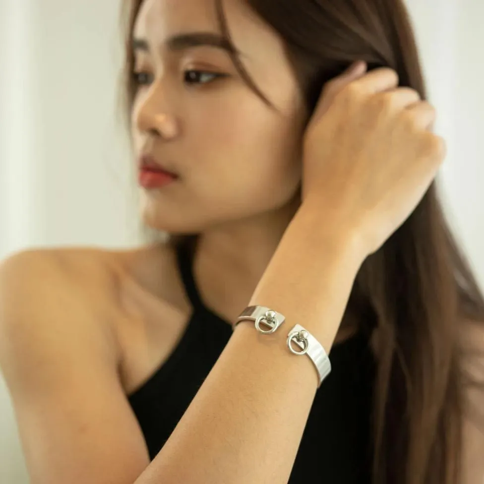 CIRQUE OPEN HINGED CUFF BRACELET