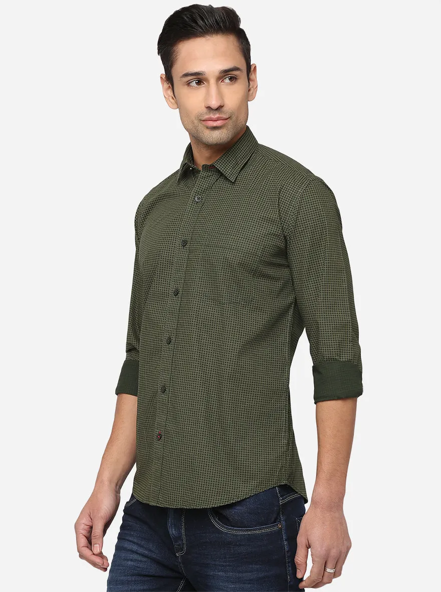 Dark Green Printed Slim Fit Casual Shirt | JadeBlue