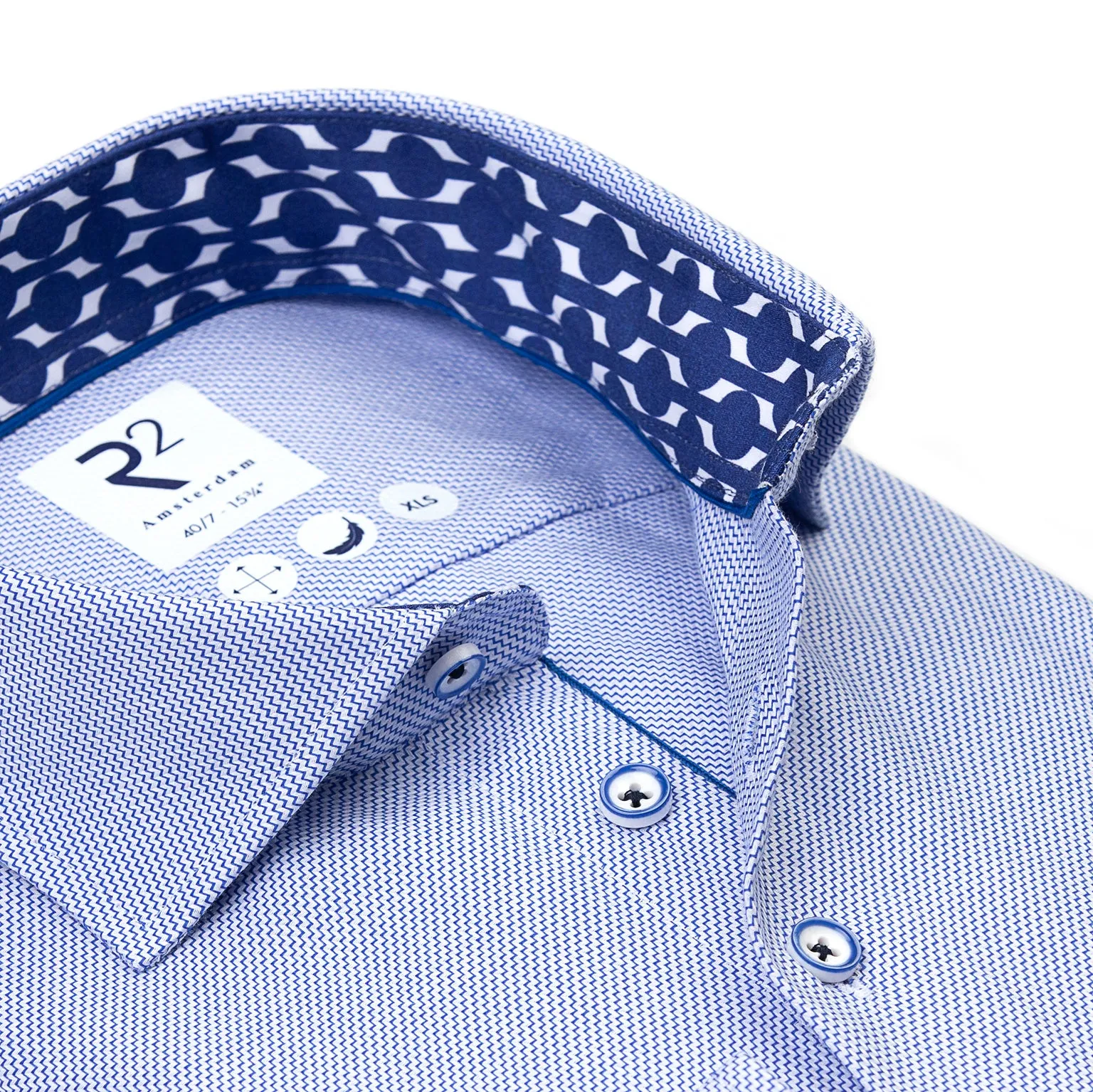 Extra long sleeves. Dobby cotton shirt