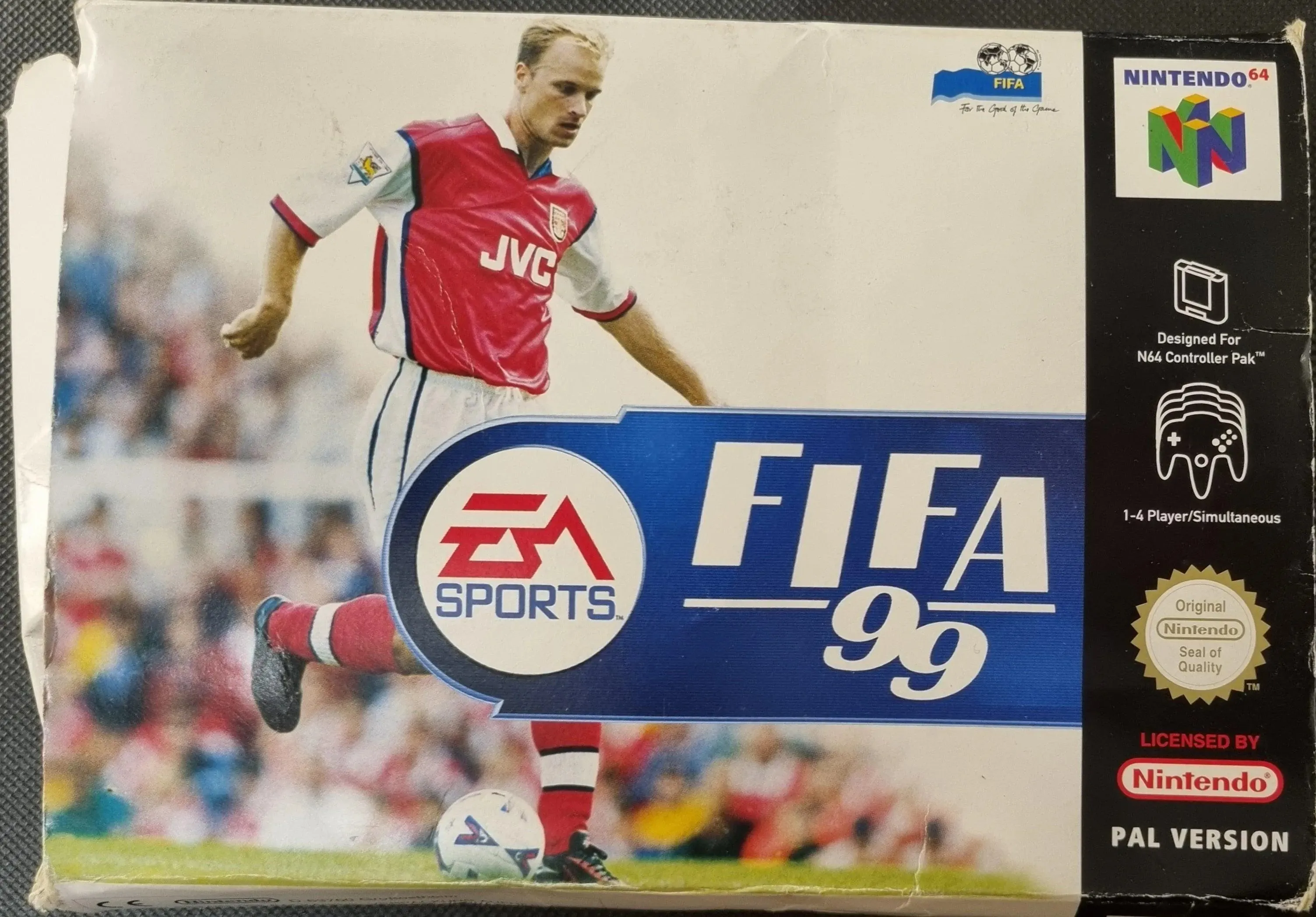Fifa 99 i æske (u. manual) (kosmetiske fejl)