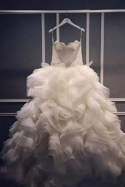 Lace Sweetheart Ball Gown Wedding Dress with Ruffled Organza Skirt