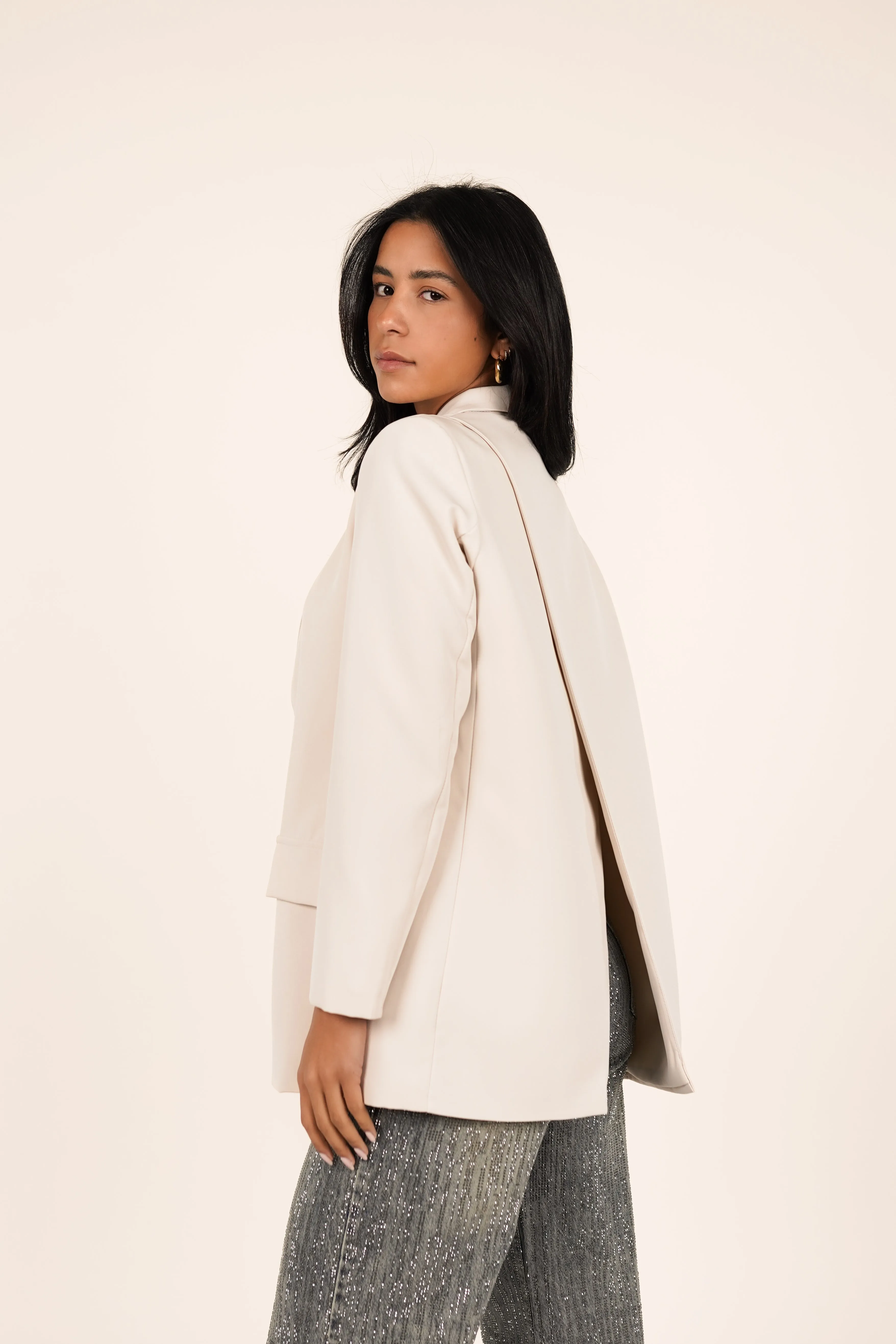 Open back oversized blazer beige - Jenny