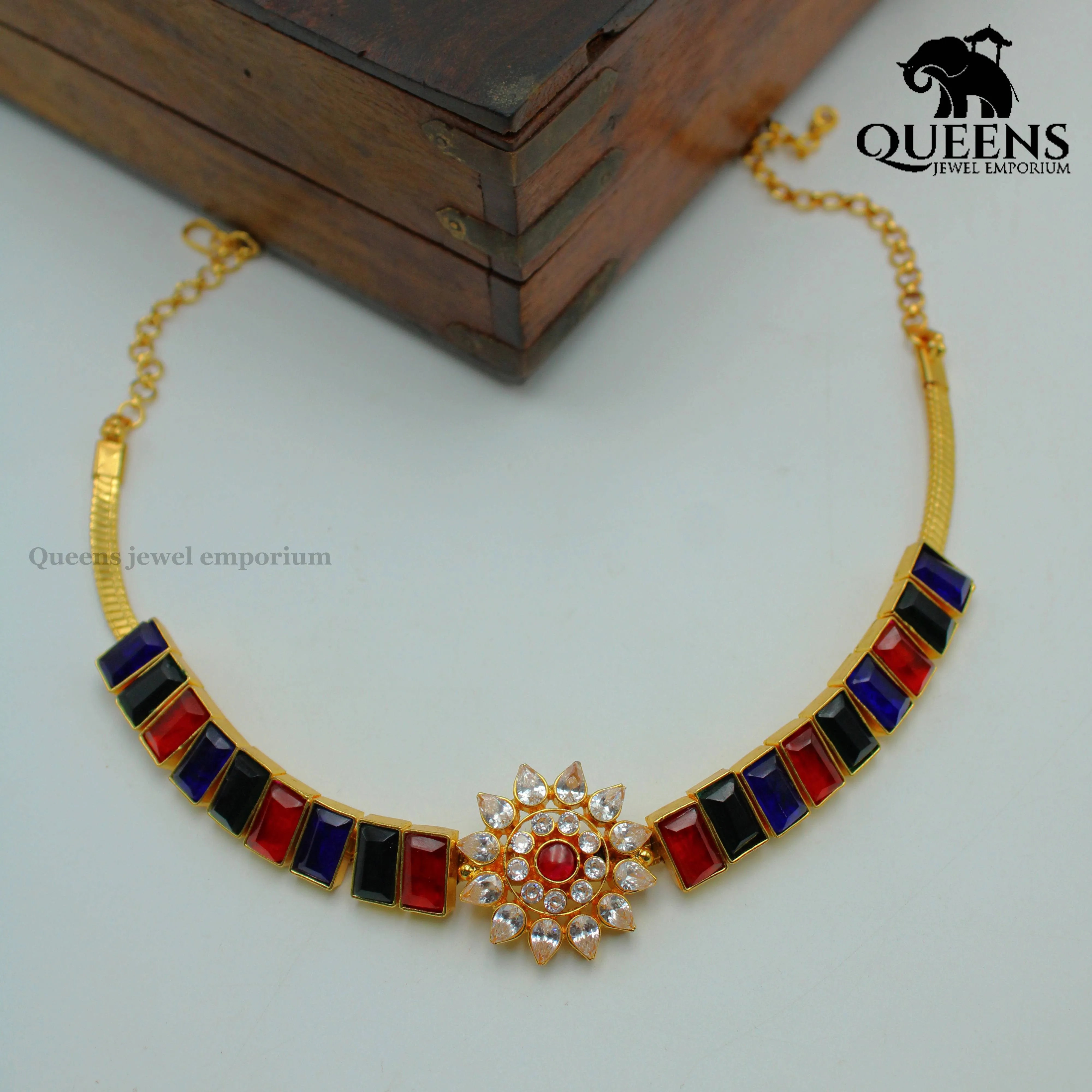 SOUNDARYA CHOKER